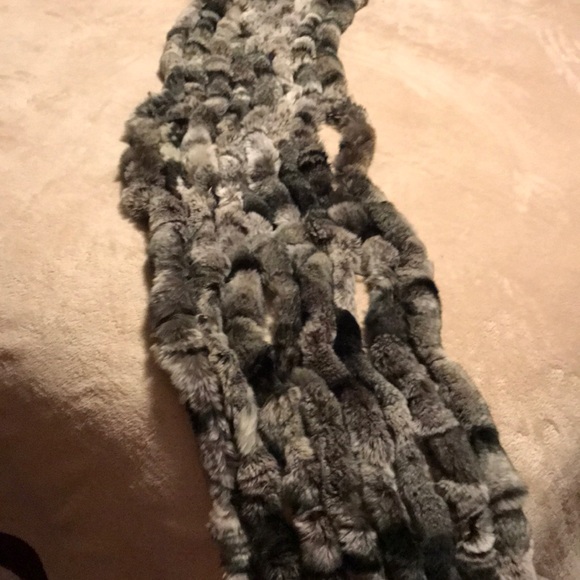 KNITTED CHINCHILLA COLORED REX RABBIT SCARF - Picture 6 of 8
